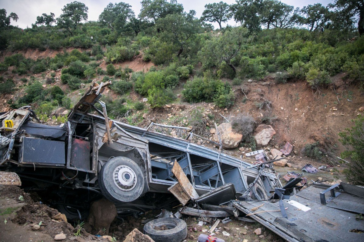 Хадан хясаан дээрээс 24 настай иргэн машинтайгаа унажээ