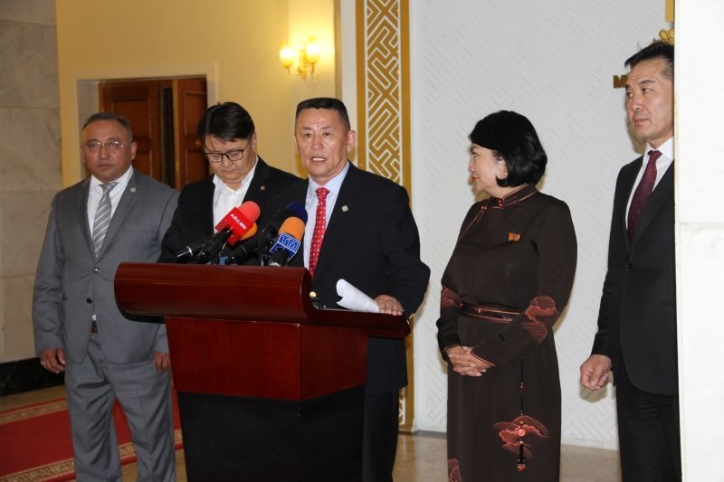 Хөшөөтийн уурхайг түшиглэн утаагүй түлшний үйлдвэр байгуулах санал гаргажээ