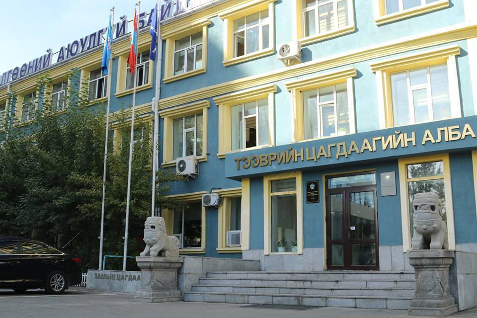 Зам тээврийн ослоор амралтын өдрүүдэд таван хүн амиа алджээ