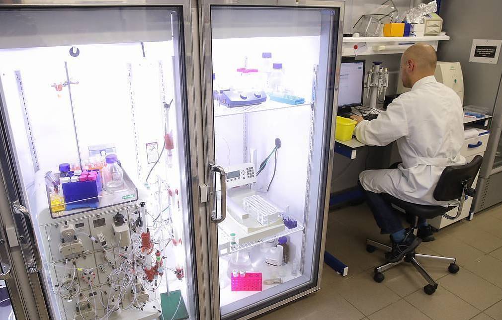 COVID-19: ОХУ ирэх оноос бүх иргэдээ вакцинд хамруулна