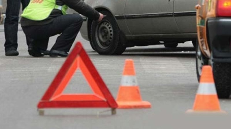 Сэрэмжлүүлэг: Зам тээврийн ослын улмаас таван хүн гэмтэж, нэг хүний амь нас хохирчээ