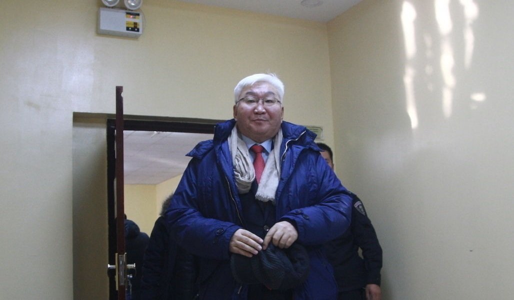 Э.Бат-Үүл нарын 20 өмгөөлөгчтэй шүүх хурал хойшиллоо