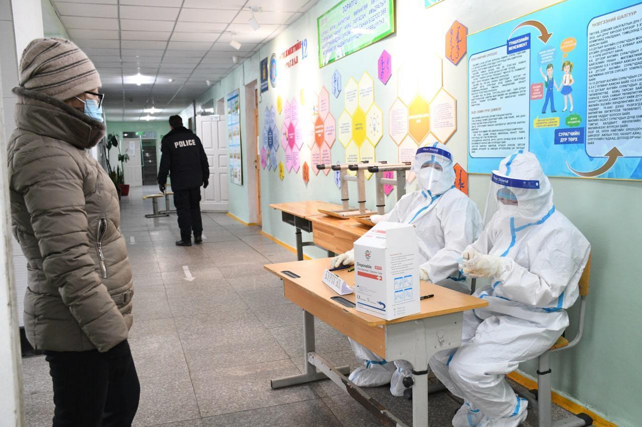 Нэг хаалга-Нэг шинжилгээ: 11 гэр бүлээс халдвар илрэв