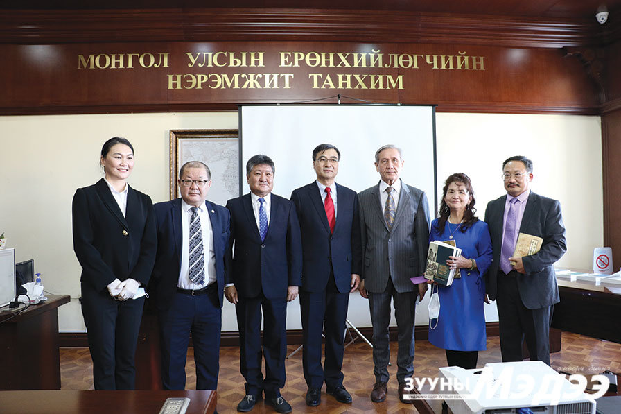 Тан, Сүн улсын сор бүтээлүүдийг Монголчуудад өргөн барилаа