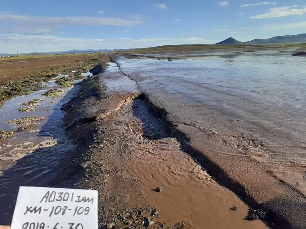 Арвайхээр-Улаанбаатар чиглэлийн 60 км замын ажлыг эхлүүлнэ