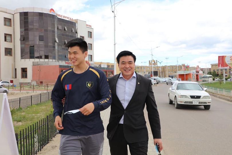 С.Амарсайхан: Хүүгийнхээ сургалтын төлбөрийг Төрийн санд шилжүүлж, хөтөлбөрөөс татгалзаж байна