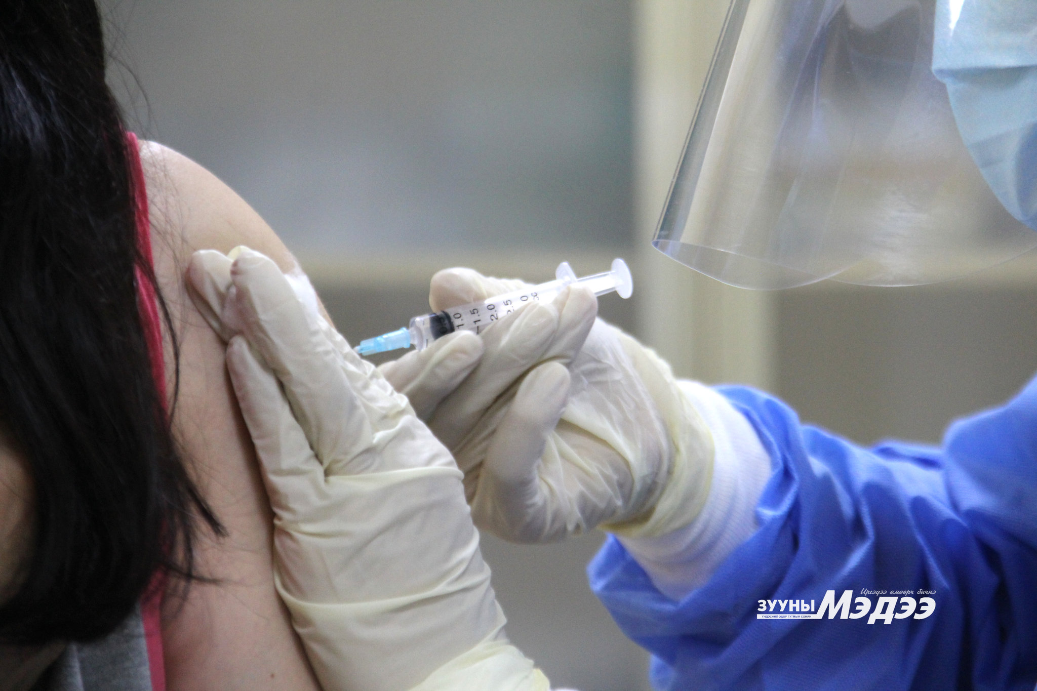 Нийслэлд 45-аас дээш насныханд эхний тунг хийж эхэллээ