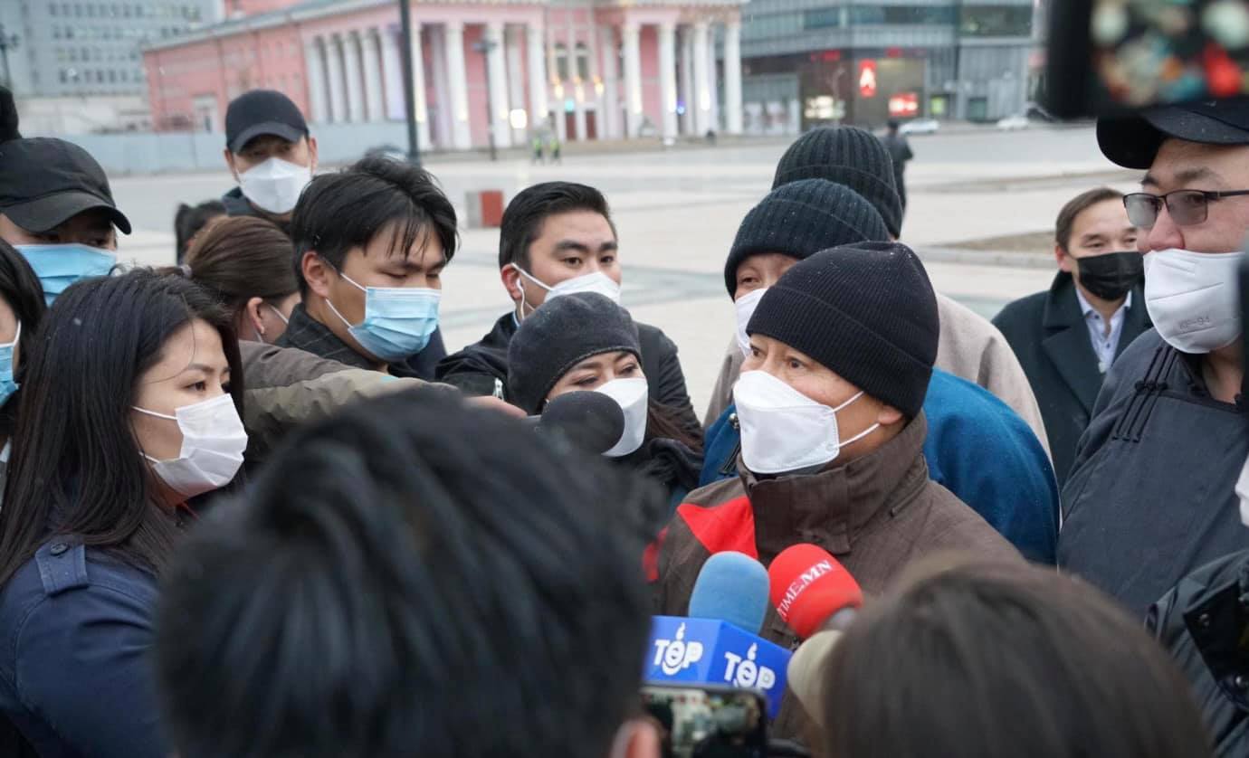 АН-ын гишүүдийн өлсгөлөн Төв талбайд үргэлжилж байна