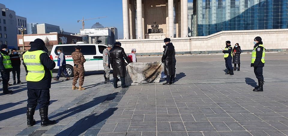 Төв талбайд өөрийгөө шатааж амиа егүүтгэсэн хэргийг хаажээ