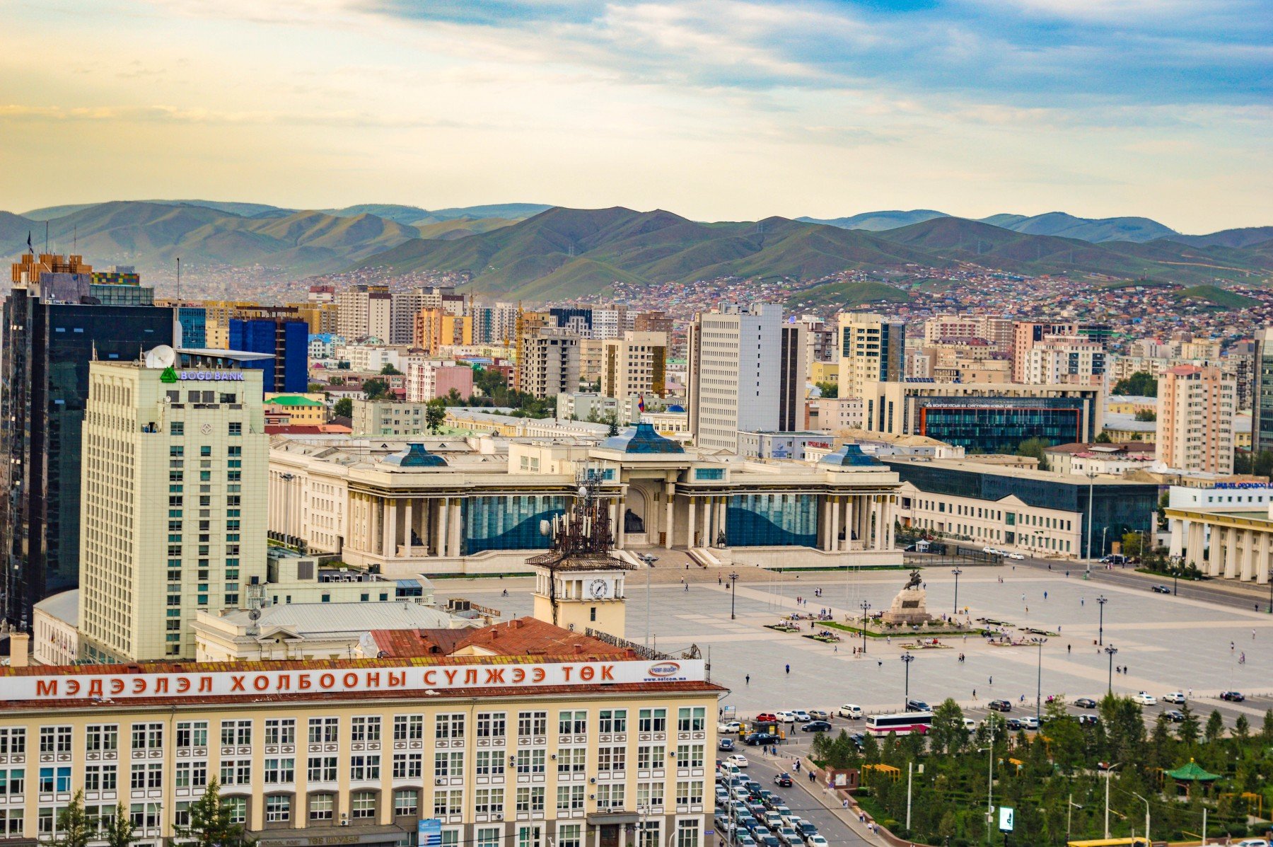 Сэрэмжлүүлэг: Ихэнх нутгаар сэрүүсч, шуургатай байна