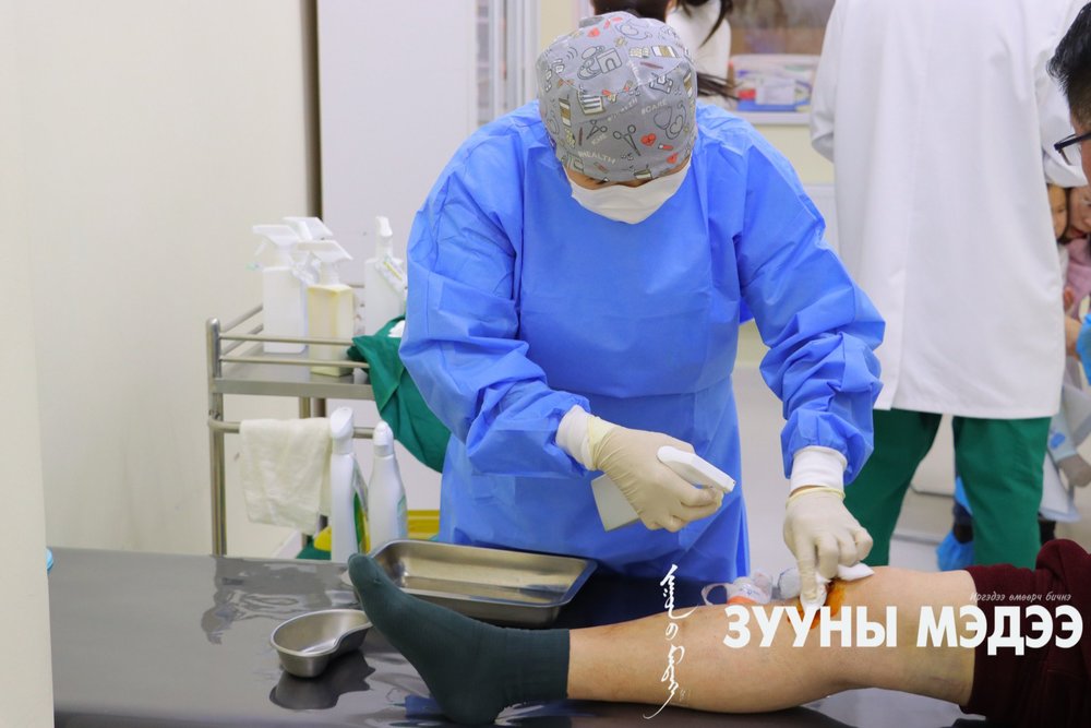 ФОТО: Гэмтлийн эмнэлэг "Нээлттэй хаалганы өдөр"-өөр 250 гаруй иргэнд ...