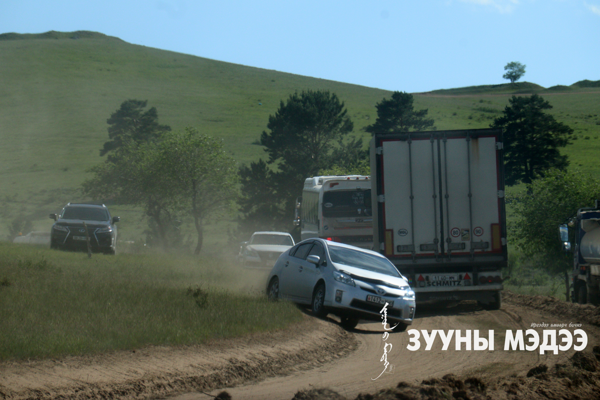 ФОТО: УБ-Дархан-Сэлэнгэ чиглэлд зам засварын ажил үргэлжилж байна