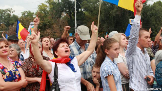 Молдавт эсэргүүцлийн жагсаал үргэлжилж байна