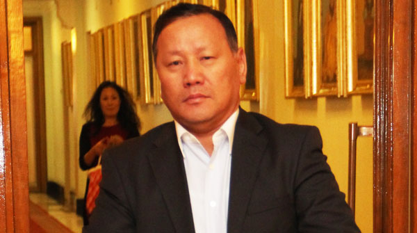 Мичин жилтэй “золгох” шадар сайд