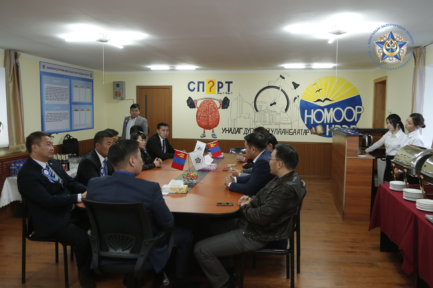 Залуучууд тэргүүлэгчдийнхээ хандив тусламжаар шинэ байртай болжээ