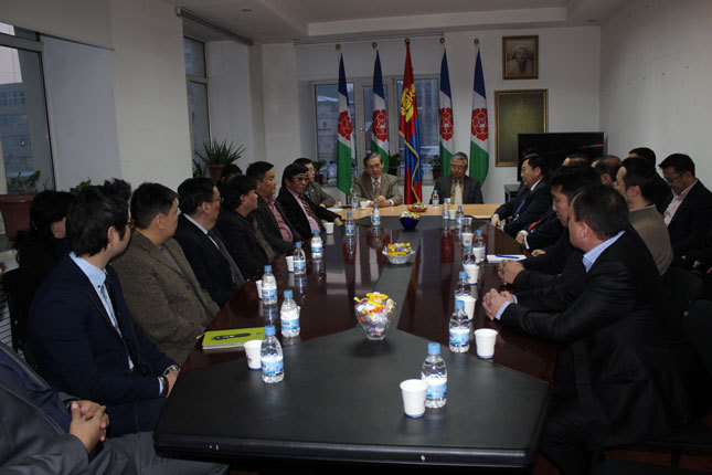 Шинээр элссэн гишүүдээ хүлээн авч уулзав