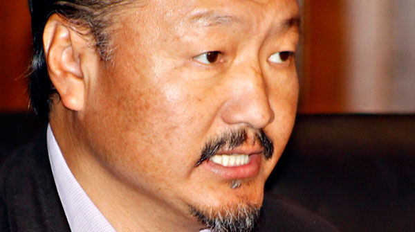 БНХАУ-аас Монгол Улсад суугаа Онц бөгөөдБүрэн эрхт Элчин сайд Син Хаймин өчигдөрзарим хэвлэлийн төлөөллийг өргөөндөөхүлээн авч сонирхсон асуултад хариултөглөө.