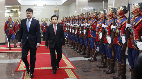 Ерөнхий сайд нар шууд нислэгийн тоог нэмэхээр санал нэгдэв