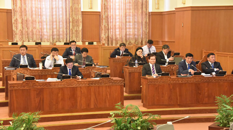 Төсөвт суусан хүүхдийн мөнгийг наймдугаар сар хүртэл олгох боломжтой