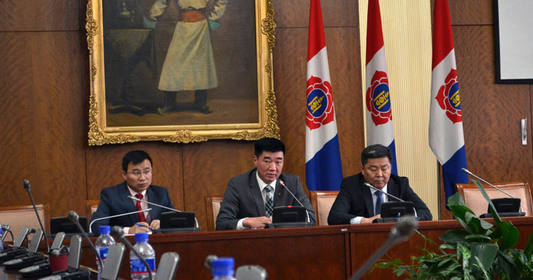 С.Бямбацогт: Н.Энхбаярыг Шадар сайдад бид дэмжинэ