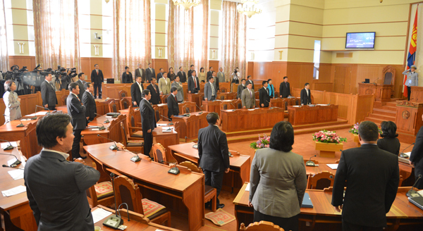 Цэцийн даргын асуудлыг ээлжит бус чуулганаар эцэслэнэ