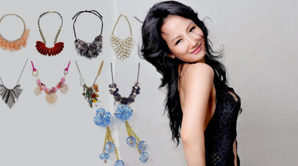 Дэгжин даашинз, чулуун зүүлттэй Дээгий