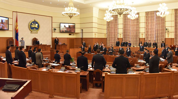 Энэ парламентын сүүлчийн намрын чуулганыг хаав