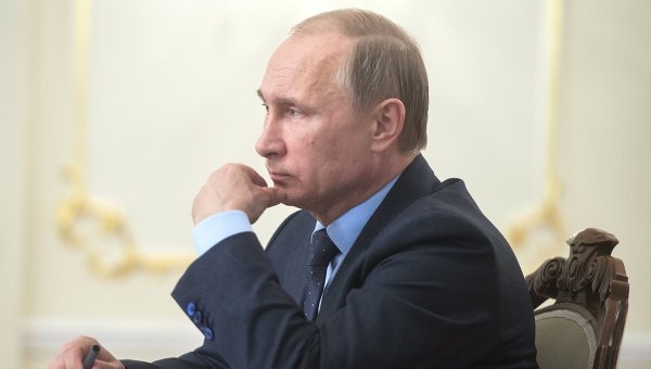 2000 оны энэ өдөр Орос улсад ерөнхийлөгчийн сонгууль болж Владимир Путин ерөнхийлөгчөөр сонгогджээ