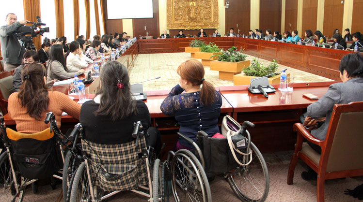 Өрх толгойлсон эцэг, эхэд сар бүр 192 мянган төгрөгийн тэтгэмж олгохоор төсөлд тусгажээ