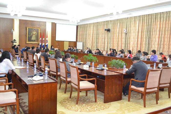 Хүнсчид татварын дарамтад байгаагаа МАН-ын бүлэгт уламжиллаа