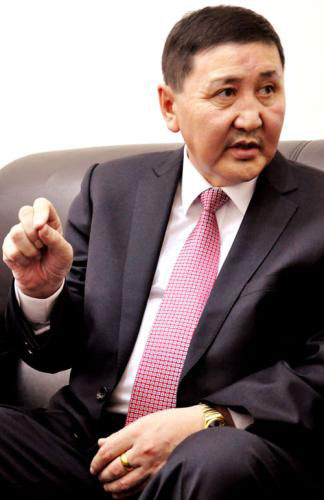 Ц.Шинэбаяр: Үнэн үг хэлдэг болгоныг хэлмэгдүүлж байна