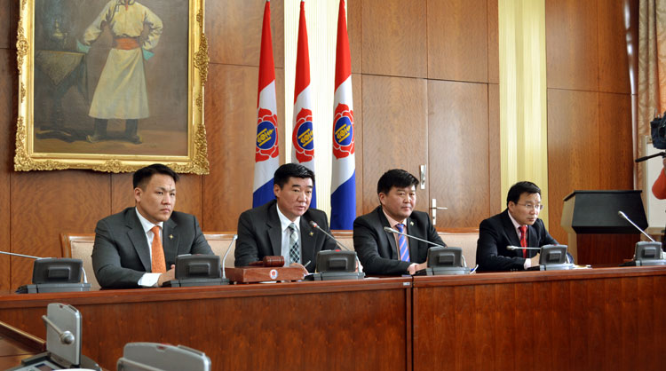 С.Бямбацогт: 20 мандатыг хөдөө, наймыг нь хотод хуваарилж болно