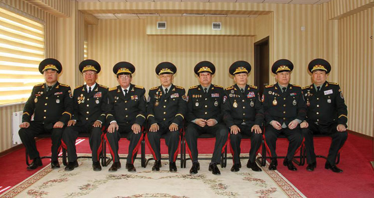 Цагдаагаас төрсөн генералууд