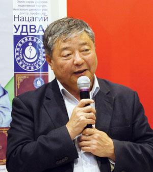 “Онолгүй төр, номгүй ламтай адил байдаг”