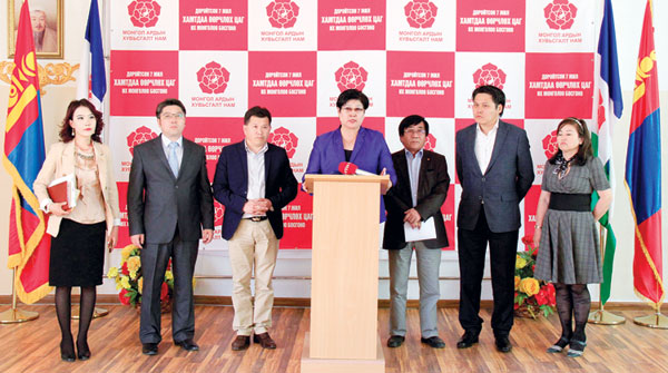 Н.Удвал: Өлсгөлөнгийн үеэр талбай дээр намын бага хурлаа хийж магадгүй