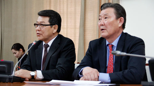 Д.Тэрбишдагва, Ч.Улаан нар МАН-д элсэхээр болжээ