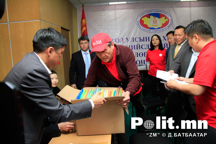 МАХН нэр дэвшигчдийнхээ материалыг  СЕХ-нд хүлээлгэж өглөө