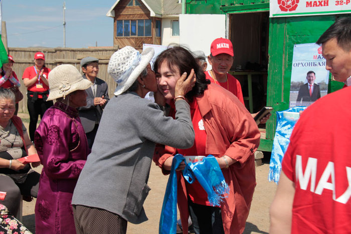 О.Цолмон: Улс төр гэдэг өөрийн амь биеэ үл хайрлан зүтгэх ёстой ажил