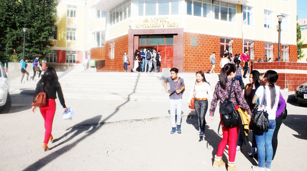 ЭЕШ-ын дүн 650-аас дээш бол урт хугацааны зээлд хамрагдах боломжтой