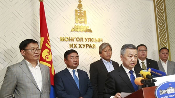 Хууль зүйн байнгын хороогоор 60 тэрбумын асуудлыг хэлэлцжээ