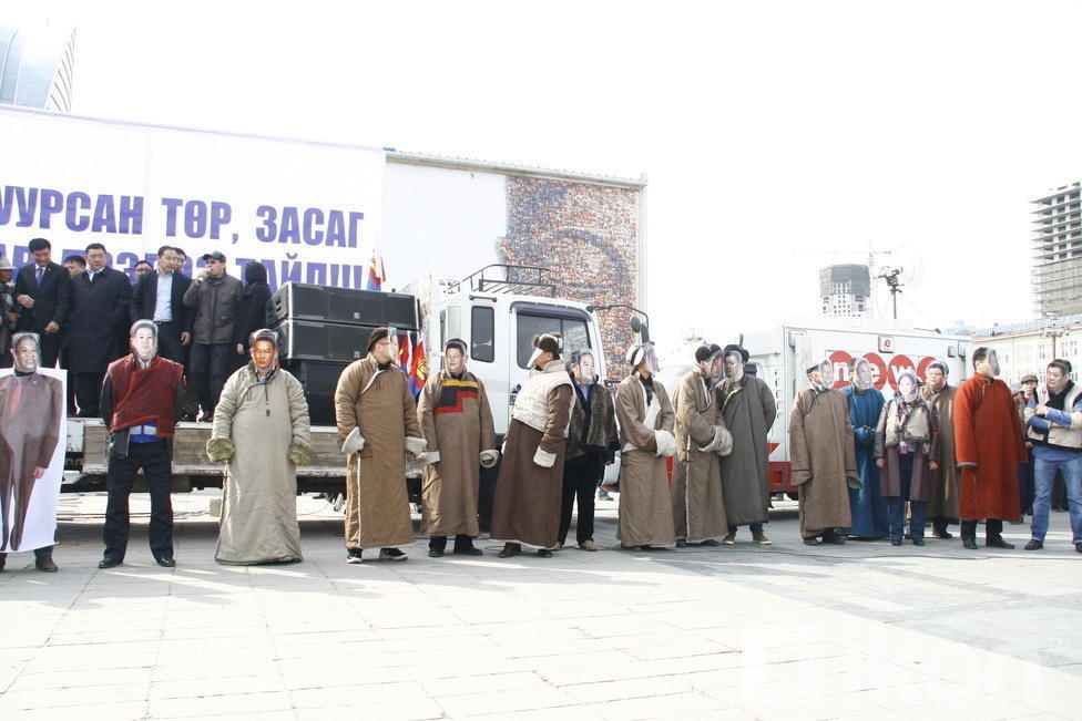 2014.04.10. Ж.Мөнхбат: “Давхар дээлээ” тайлахгүй бол Засгийн газрыг огцорч, УИХ-ыг тартал нь тэмцэнэ