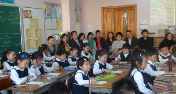 ЕБС-д ирэх сарын 1-нээс гар утас хэрэглүүлэхгүй