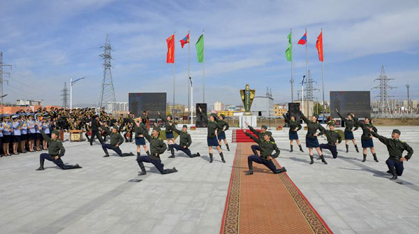 “Сүлдэт багана” сүндэрлэв