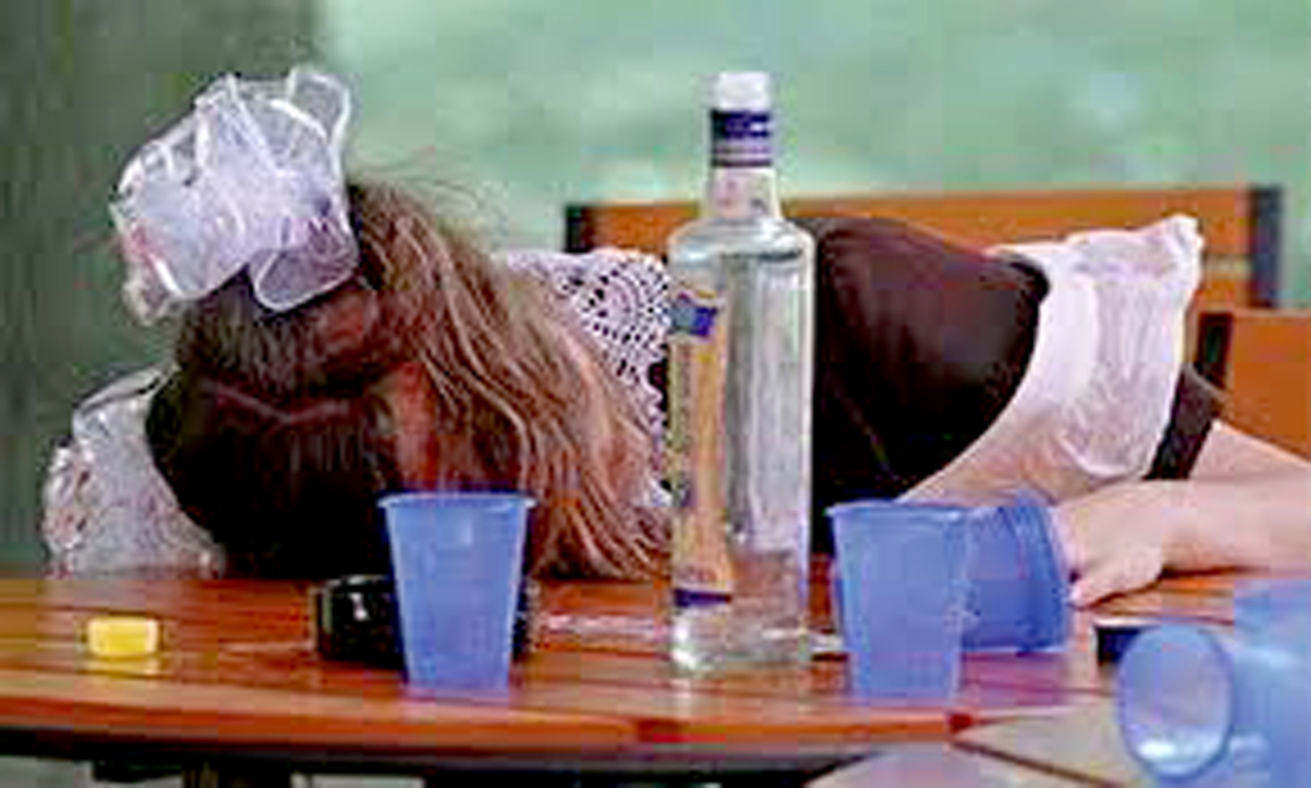 Өсвөр насныхан ЭЗЭНГҮЙДЭЖ байна