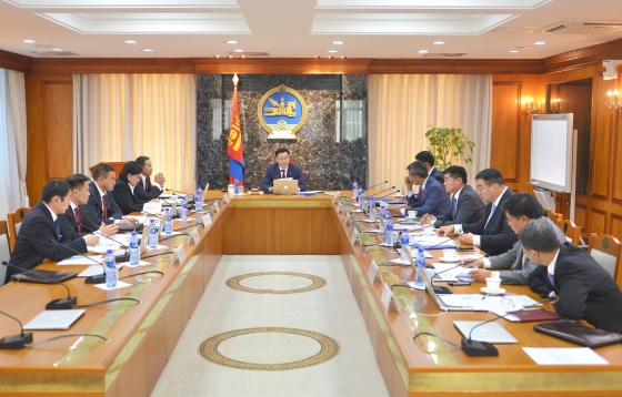 АН, МАН-ын Засгийн газрыг харьцуулахуйд...