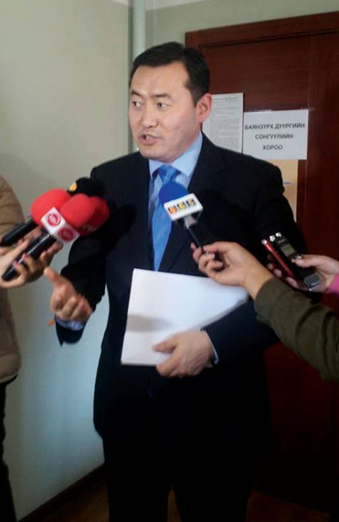 Д.Пүрэвдаваа: Баянзүрх дүүрэгт МАН төрийн эрхийг хууль бусаар авах гэж байна