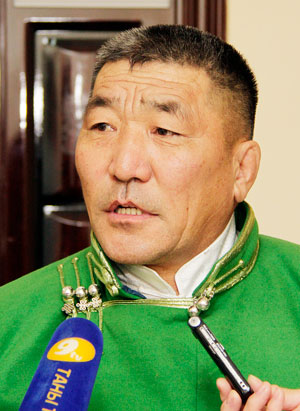 МАХН орон нутгийн ИТХ-д сонгогдсон төлөөлөгчидтэйгөө хариуцлагын гэрээ байгуулав