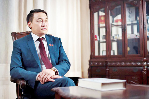 2017 оны Ерөнхийлөгчийн сонгуулийн хариуцлагыг хүлээгээгүй МАН-д үлдсэн ганц хүн нь Д.АМАРБАЯСГАЛАН