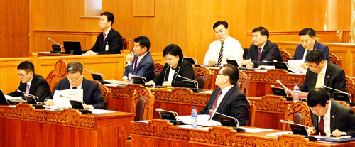 У.Хүрэлсүхийн танхимын зарим сайдыг томилов