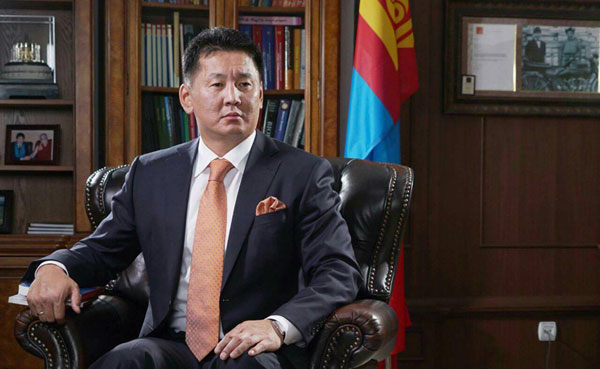 У.Хүрэлсүхэд эрхийг нь өг, чадахгүй бол хариуцлагаа хүлээг